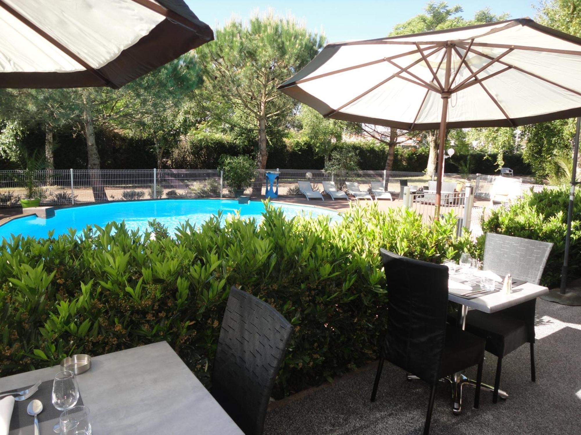 Logis Les Charmilles Chalon-Sur-Saone Sud Lux Exterior foto